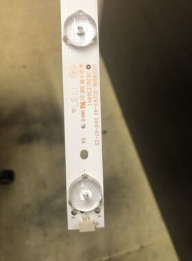 适用全新灯条GC236D06-ZC21FG-03 303GC236041长425mm6灯