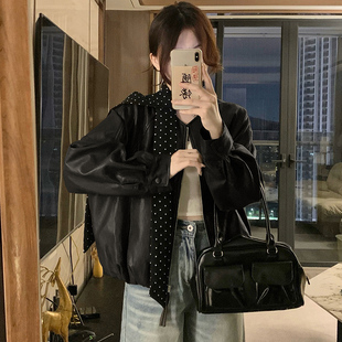 实拍气质高级感PU皮衣外套早春复古显瘦夹克机车服短款带丝巾外套