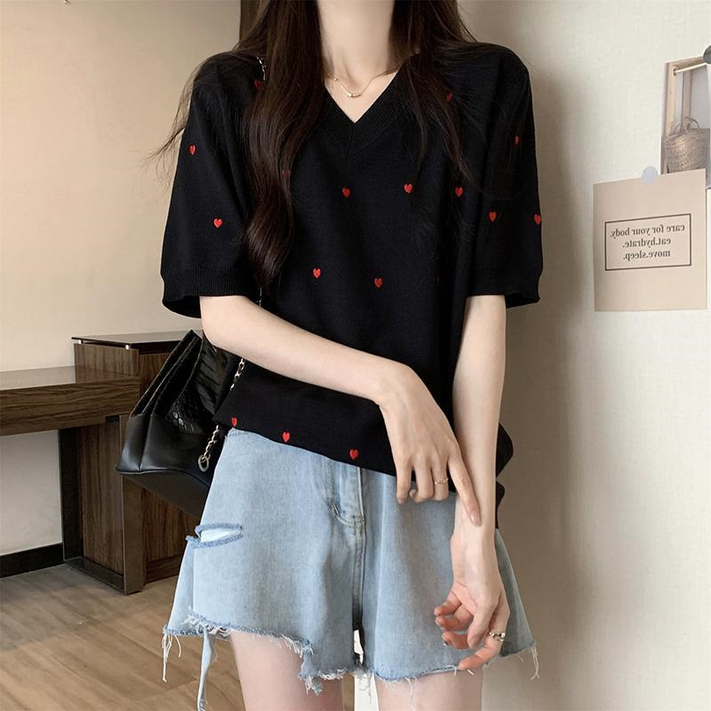 300斤韩版减龄冰丝短袖针织衫胖MM小清新V领绣花套头上衣大码女夏
