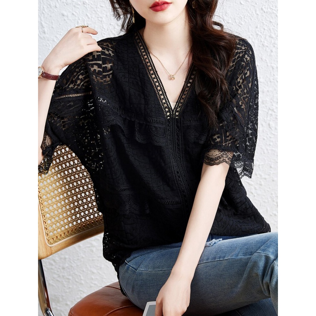 胖MM300斤中长款蕾丝拼接V领衬衫韩系特大码气质镂空短袖雪纺衫女