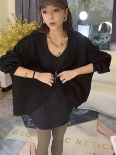 春秋季300斤大码胖MM宽松遮肉中长款假两件拼接V领休闲长袖卫衣女