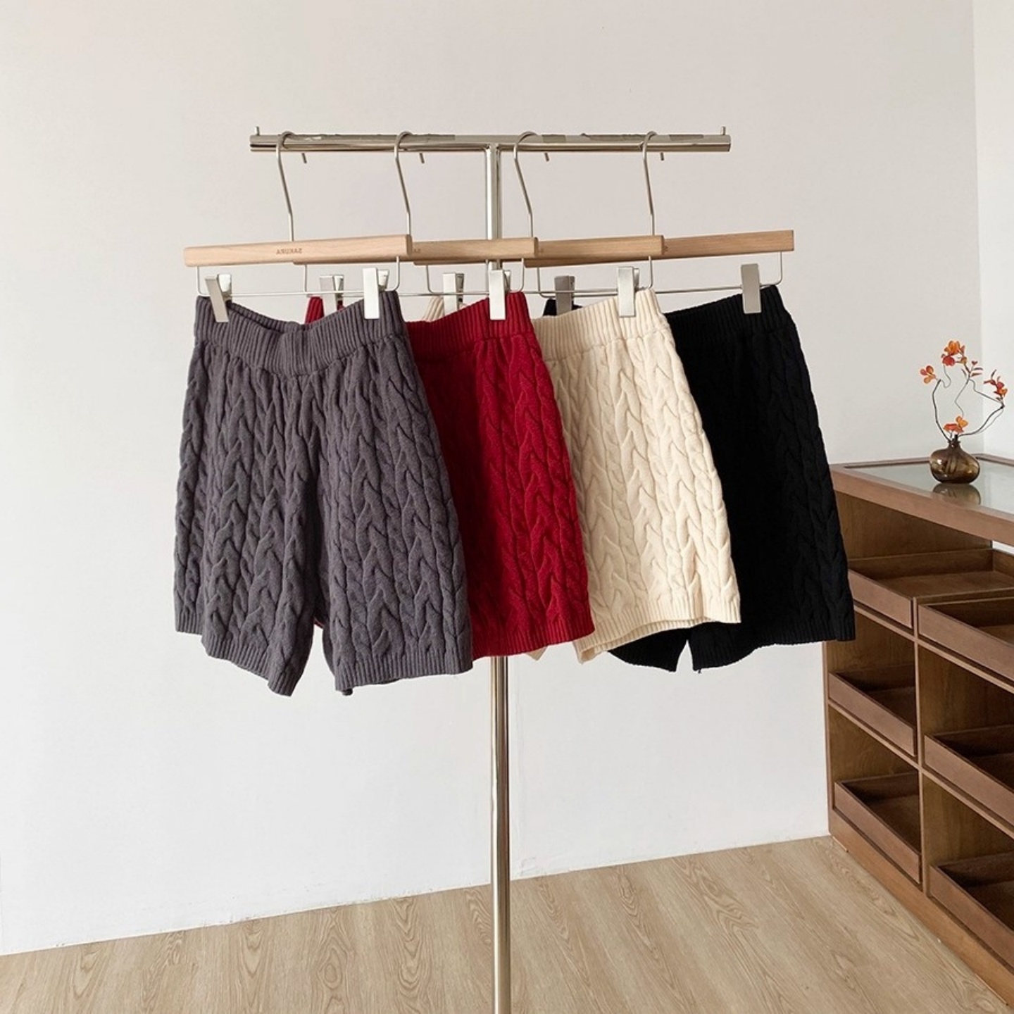 300斤大码高腰绞花纹针织短裤