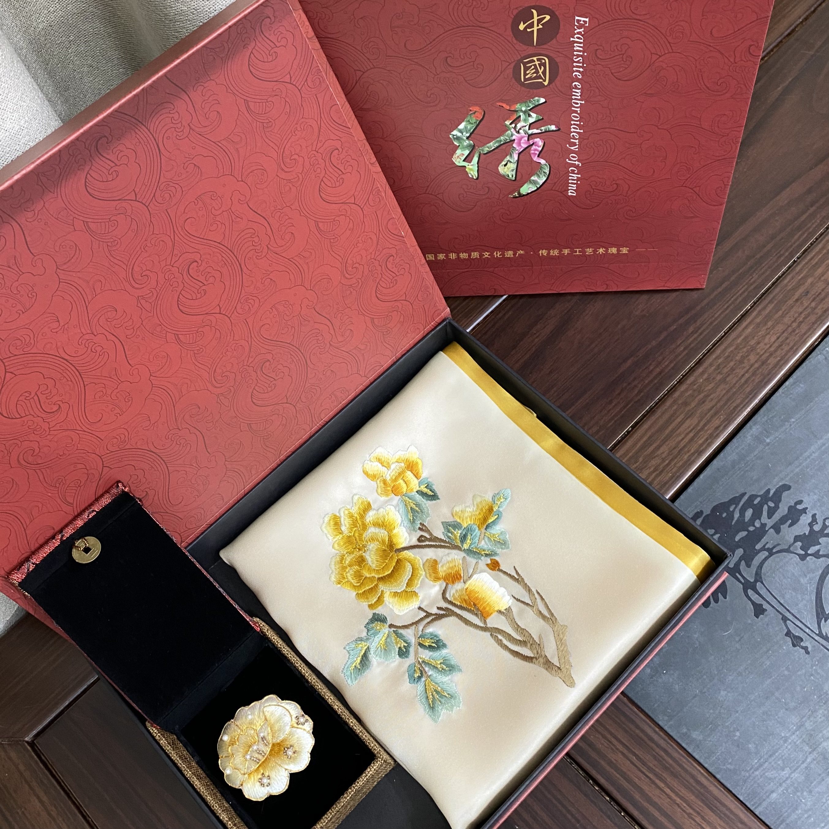 纯手工苏绣真丝围巾丝巾