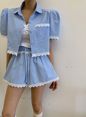 韩国东大门春夏款百搭条纹翻领拼接蕾丝短袖上衣＋短裤套装