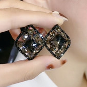 气质黑色菱形水晶耳环新款 小众设计高级感轻奢耳钉耳饰女 网红时尚