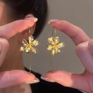 金色鸢尾花朵耳环宫廷风2025新款 耳饰 法式 轻奢高级感优雅耳坠爆款