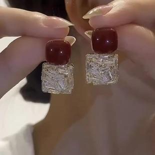 韩国 耳饰秋冬新款 银针红色耳钉精致时尚 方形满钻耳环简约设计个性
