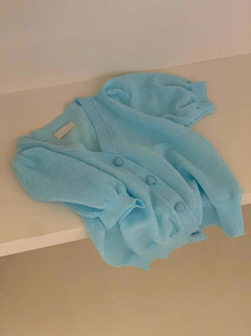 广州十三行高端蓝色爱心扣v领针织开衫 上衣 女夏季 洋气减龄泡泡袖