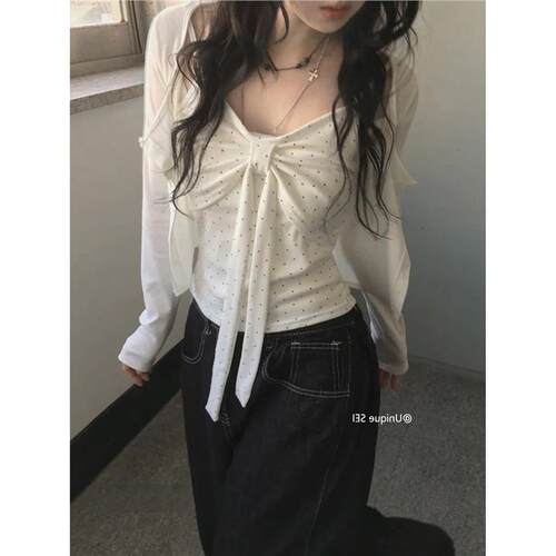 被惊艳到了！韩系少女波点褶皱蝴蝶结吊带上衣长袖防晒开衫两件套