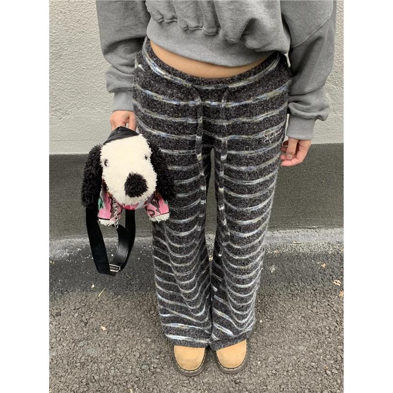 今年流行兔子天鹅绒条纹裤女舒适和懒惰的风格休闲裤，为秋天和冬