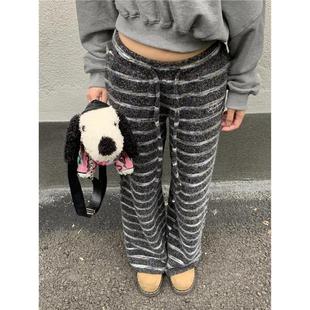 休闲裤 风格 为秋天和冬 女舒适和懒惰 今年流行兔子天鹅绒条纹裤