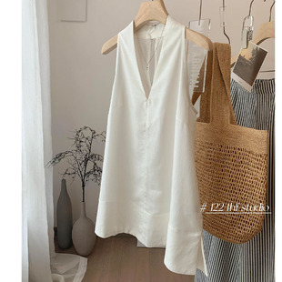 简洁大方时尚 上衣女夏季 感瞬间拉满V领亚麻挂脖 白色无袖 渠道货