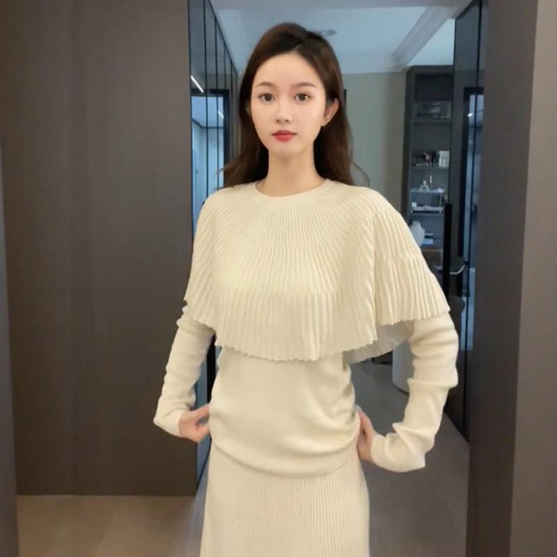 法式气质优雅风斗篷针织衫女2025秋季新款高级感修身显瘦洋气毛衣