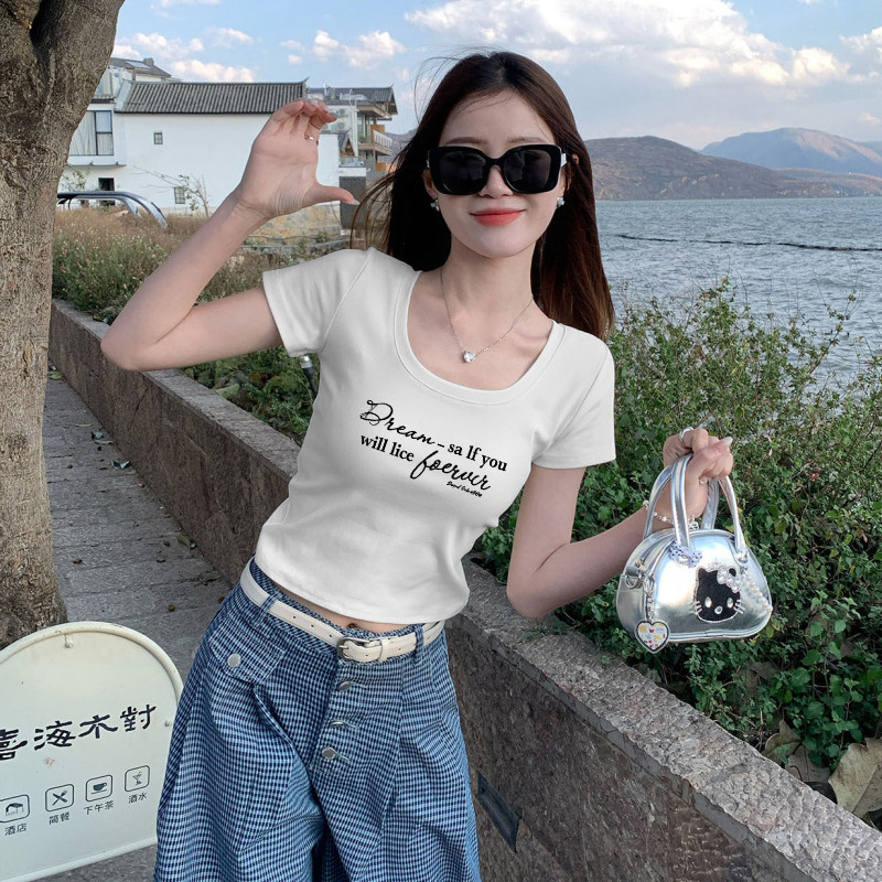 白色字母印花正肩u领短袖t恤女图片