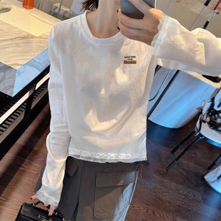 韩系设计感小众白色T恤女款秋季内搭正肩长袖蕾丝拼接上衣打底衫