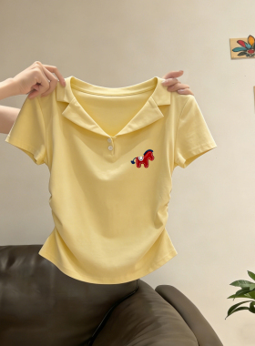 多巴胺黄色polo领短袖T恤女夏季2026新款小个子修身显瘦收腰上衣