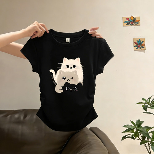 黑色卡通小猫印花正肩短袖t恤女