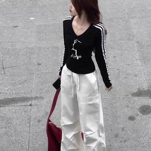 高级感辣妹V领打底衫女生秋季独特条纹三条杠短款修身长袖t恤上衣