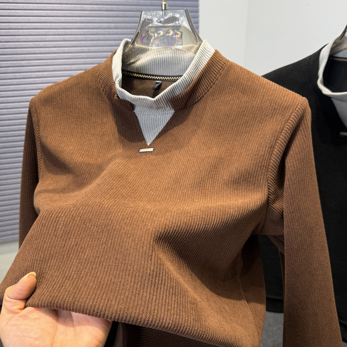 奥利绒半高领假两件加绒卫衣男