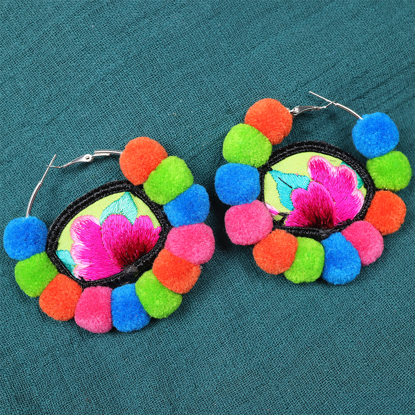 尼泊尔风情手工刺绣彩色球耳环
