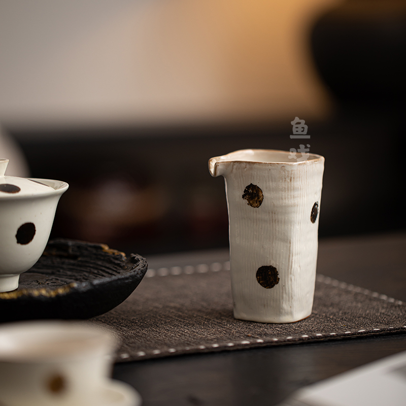 鱼戏粉引粗陶波点公道杯日式复古家用公杯泡茶杯匀茶杯分茶器茶海