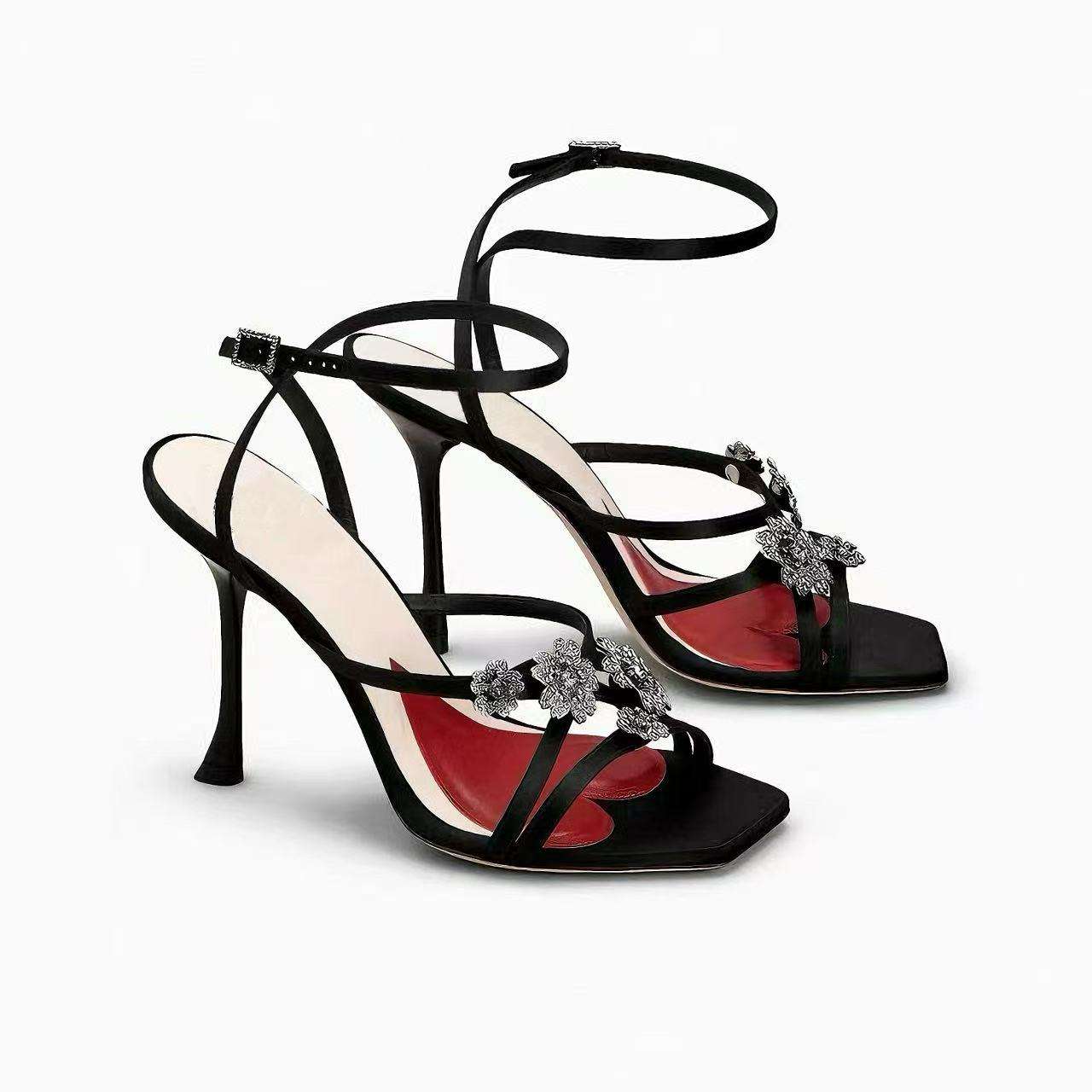 2025RV新品女鞋黑色亮饰小钻花缠绕带扣高跟方头细跟欧美时尚凉鞋