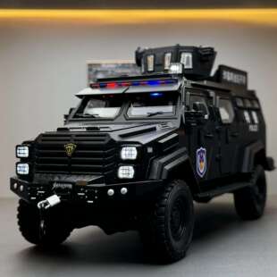 新款 车致1:24剑齿虎模型 装甲武装警车模仿真合金车玩具
