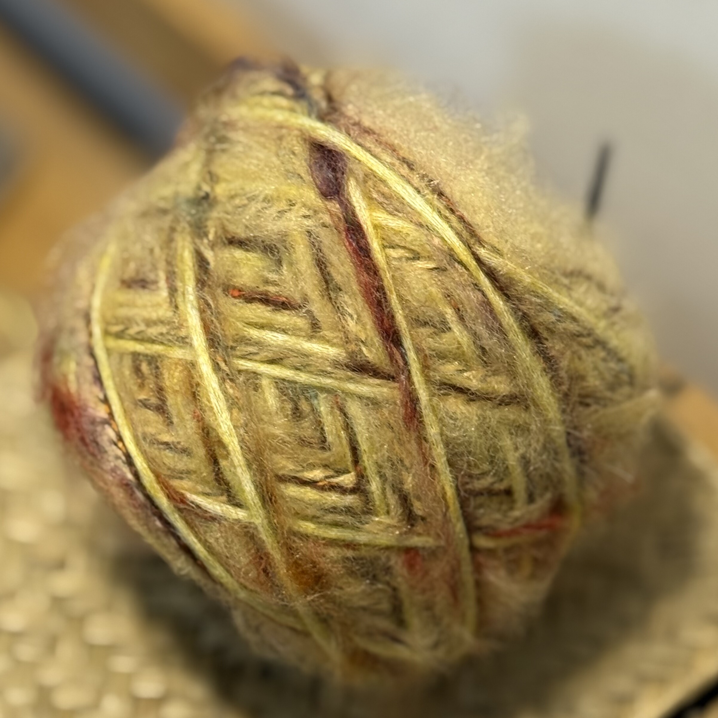 复古美拉德蛋黄色特色羊毛手混线外套发卡衣服包围巾帽子毛线团
