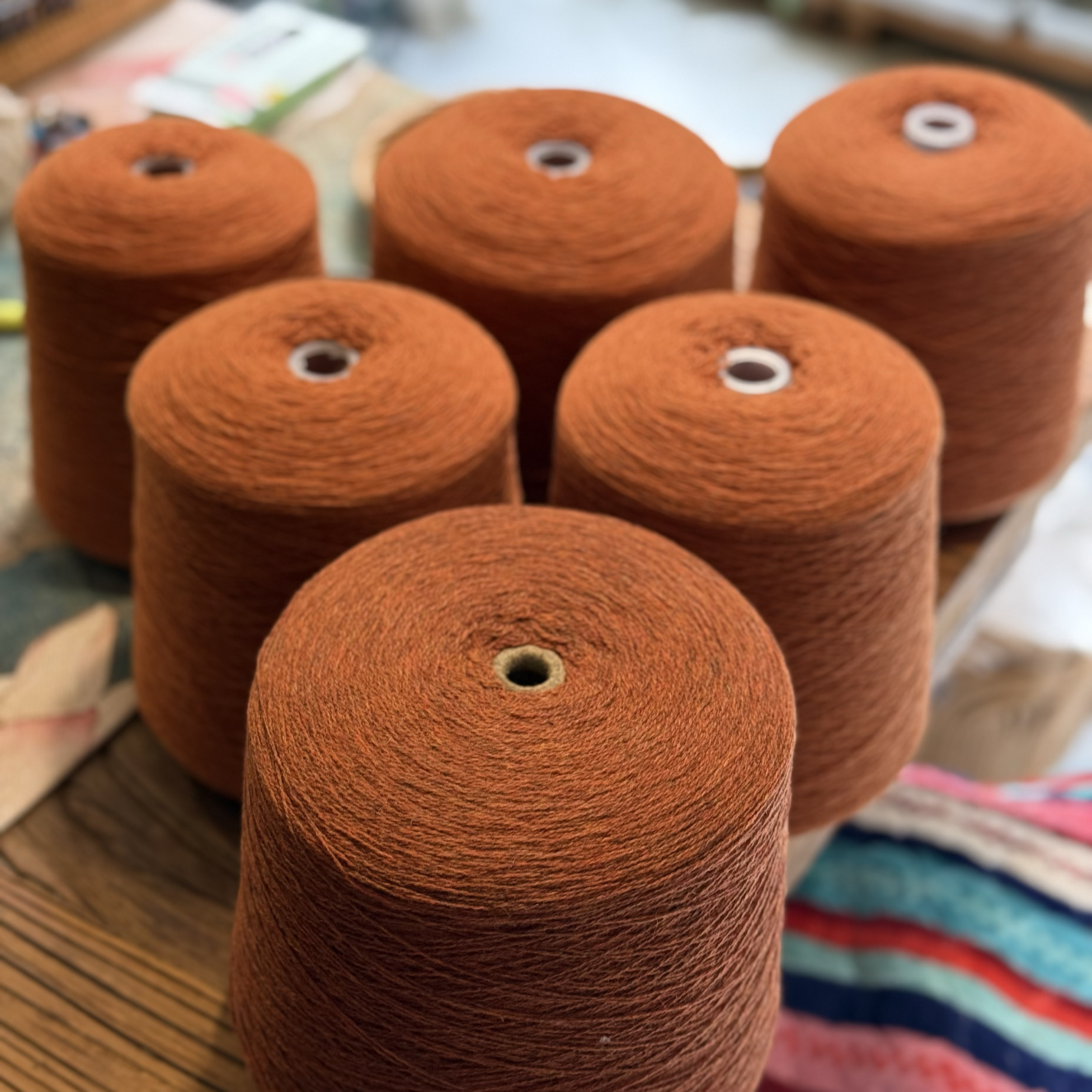 UPW香港联发美丽奴中粗手编机织diy帽子包外套围巾衣发夹羊毛线