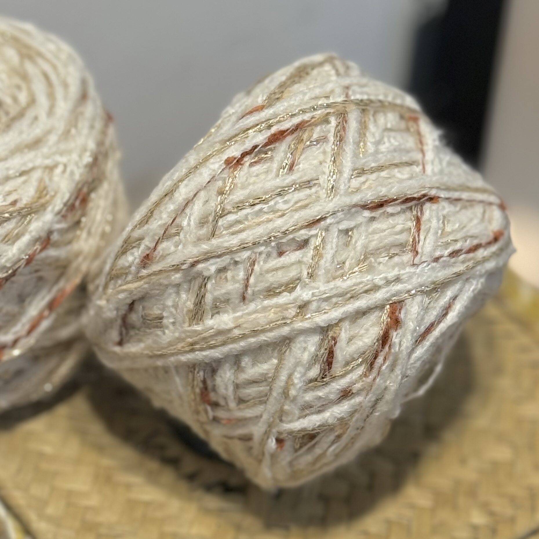 DIY复古美拉德系奶油色羊毛手混线外套衣服包围巾发卡帽子毛线团