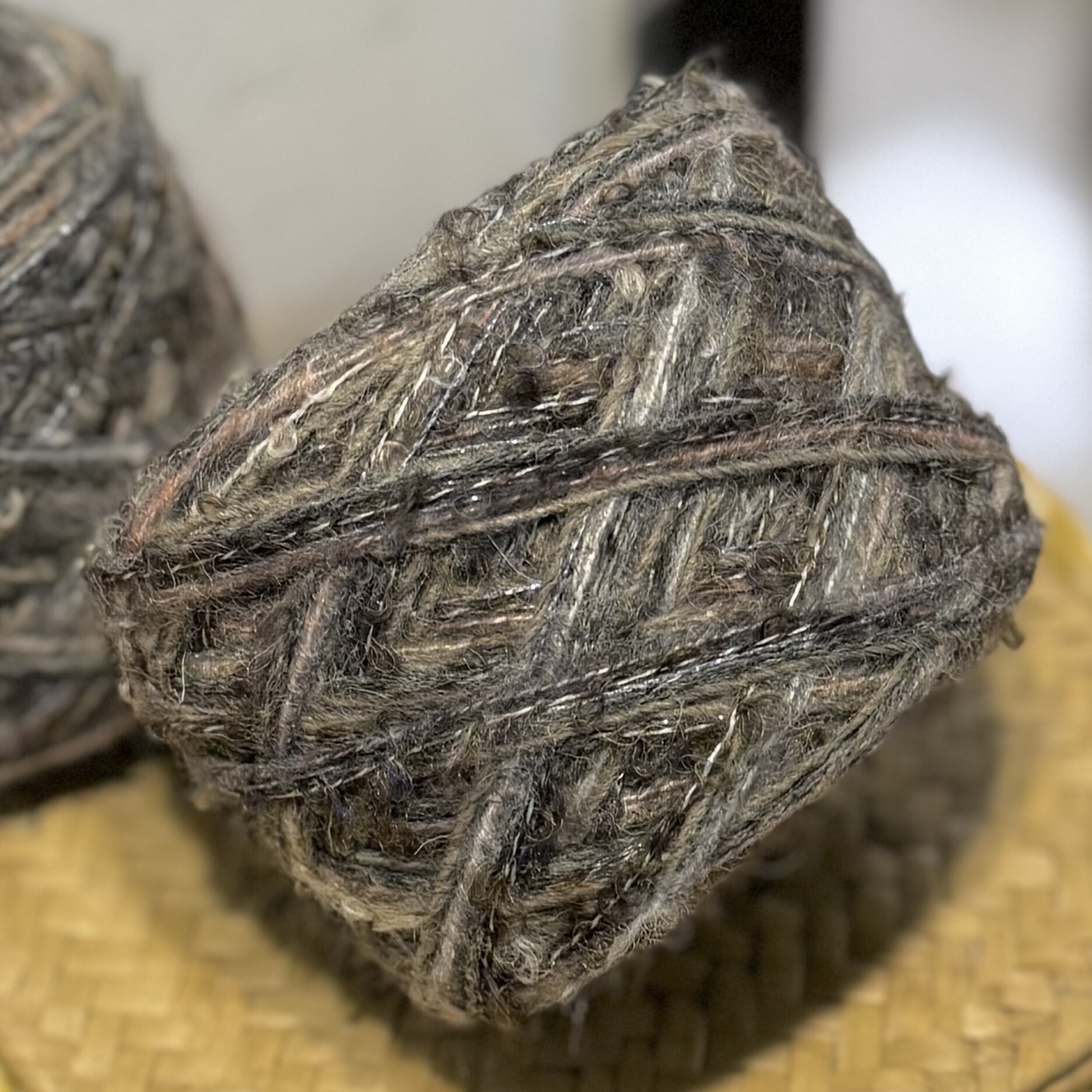 美拉德灰色轨迹复古风羊毛手混线外套发卡衣服包围巾手工毛线团