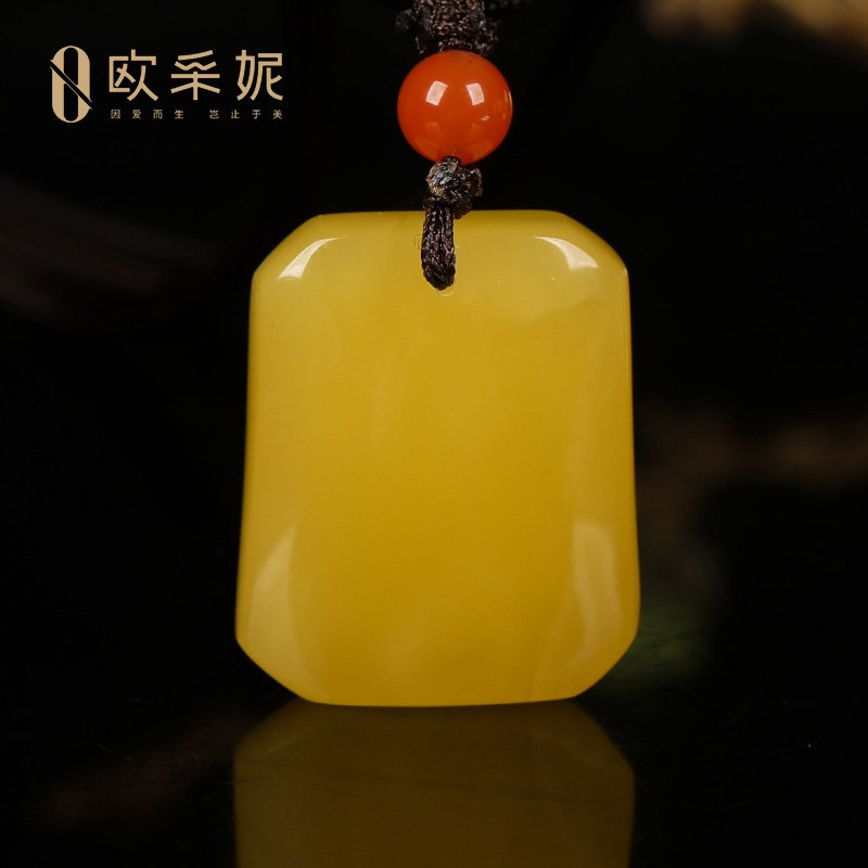 欧采妮蜜蜡吊坠【珍藏平安无事牌】天然琥珀鸡油黄新满蜜挂链俄料