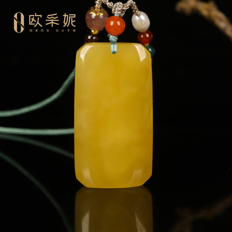 欧采妮蜜蜡吊坠【珍藏平安无事牌】天然琥珀鸡油黄新满蜜挂链俄料