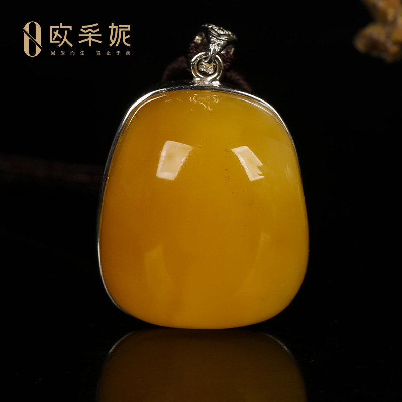 欧采妮蜜蜡吊坠天然琥珀原石带皮色鸡油黄随型银镶毛衣挂坠孤品