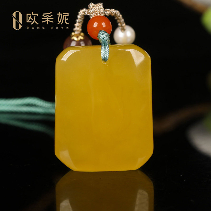 欧采妮蜜蜡吊坠【珍藏平安无事牌】天然琥珀鸡油黄新满蜜挂链俄料