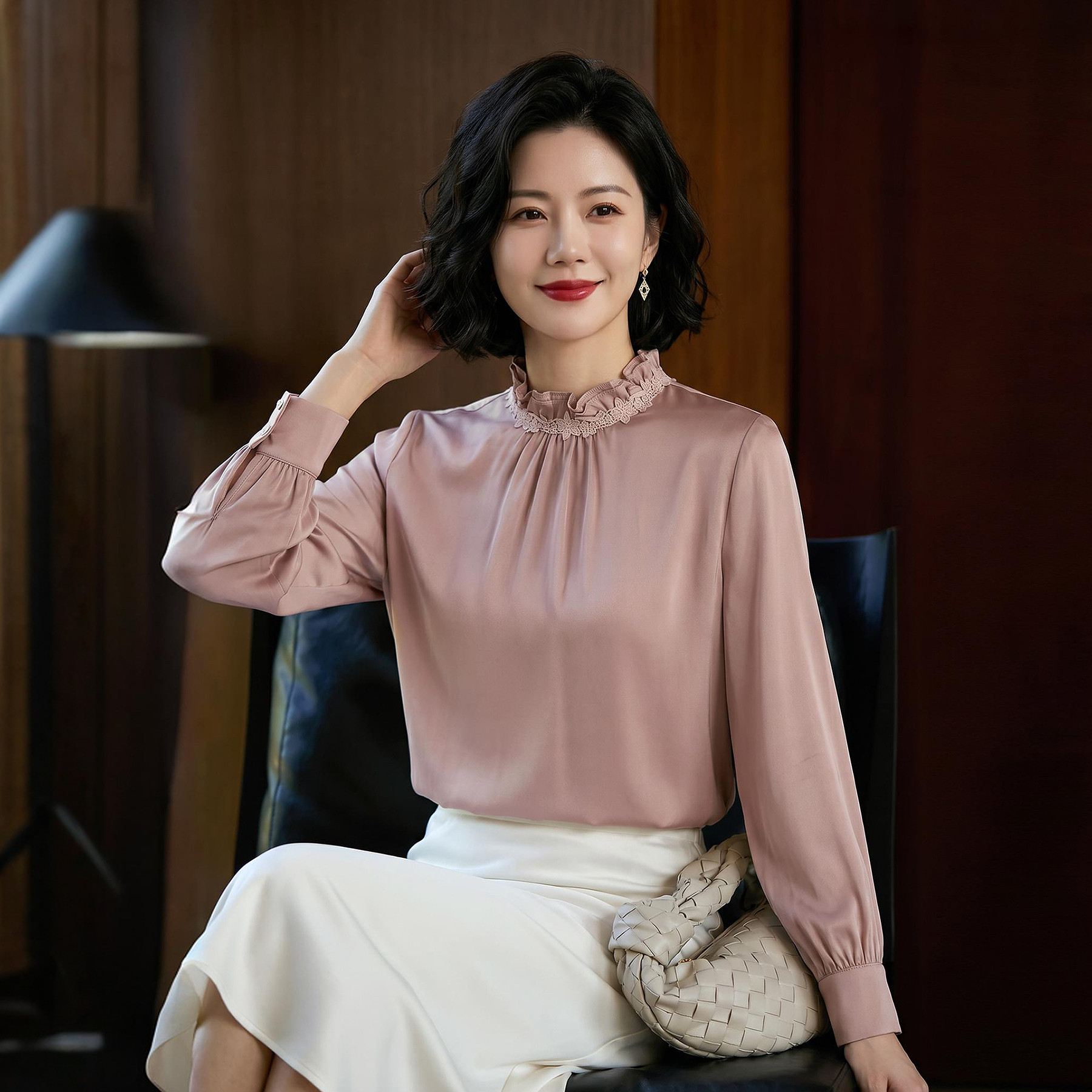 雅颂品牌独特漂亮桑蚕丝衬衫2026秋新款木耳边立领优雅真丝妈妈装