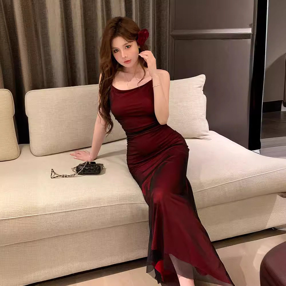 纯欲风性感辣妹修身吊带红色包臀长裙2026新款夏季酒宴连衣裙