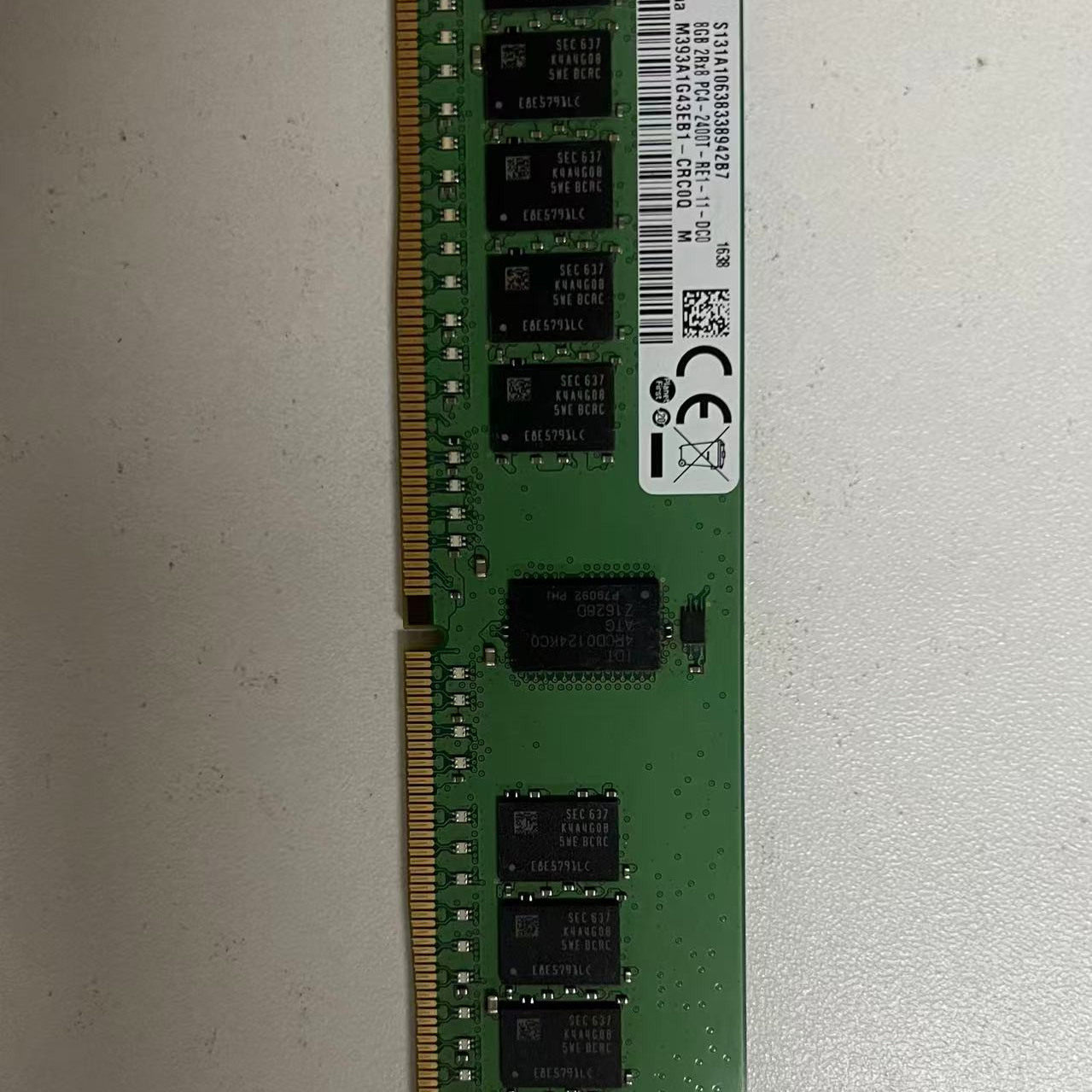 三星 8GB 2RX8 PC4-2400T-RE1-11-DCO