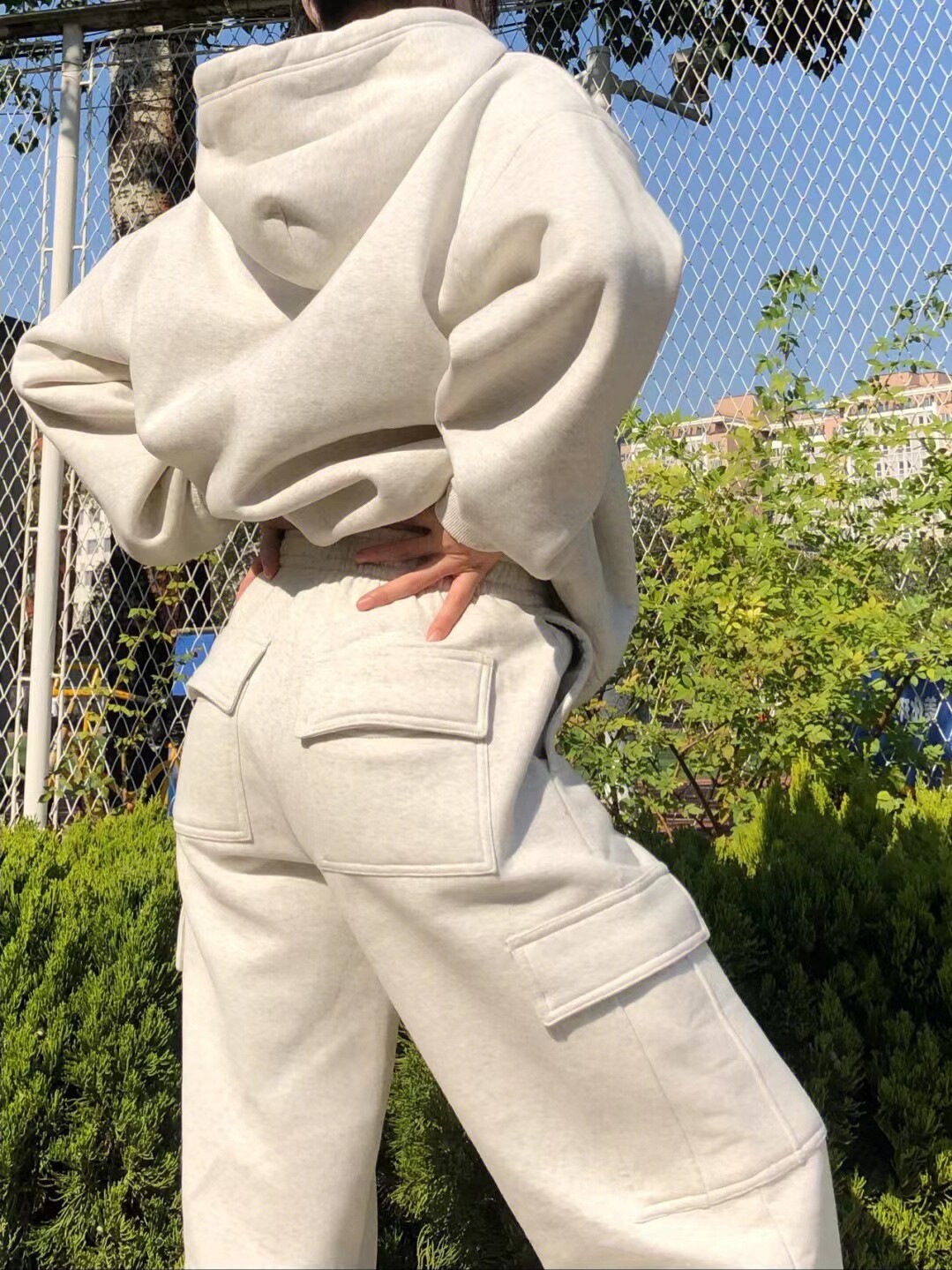 여성 가을 겨울을위한 미국의 느슨한 운동복 정장 새로운 회색 벨벳 두꺼운 후드 티셔츠 작업복 투피스 유행 세트