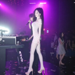 狐小妮同款纯欲性感一字肩连衣裙女樱桃短裙夜店风修身显瘦包臀裙