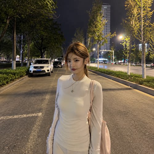 韩系纯欲极简修身显瘦长袖打底衫