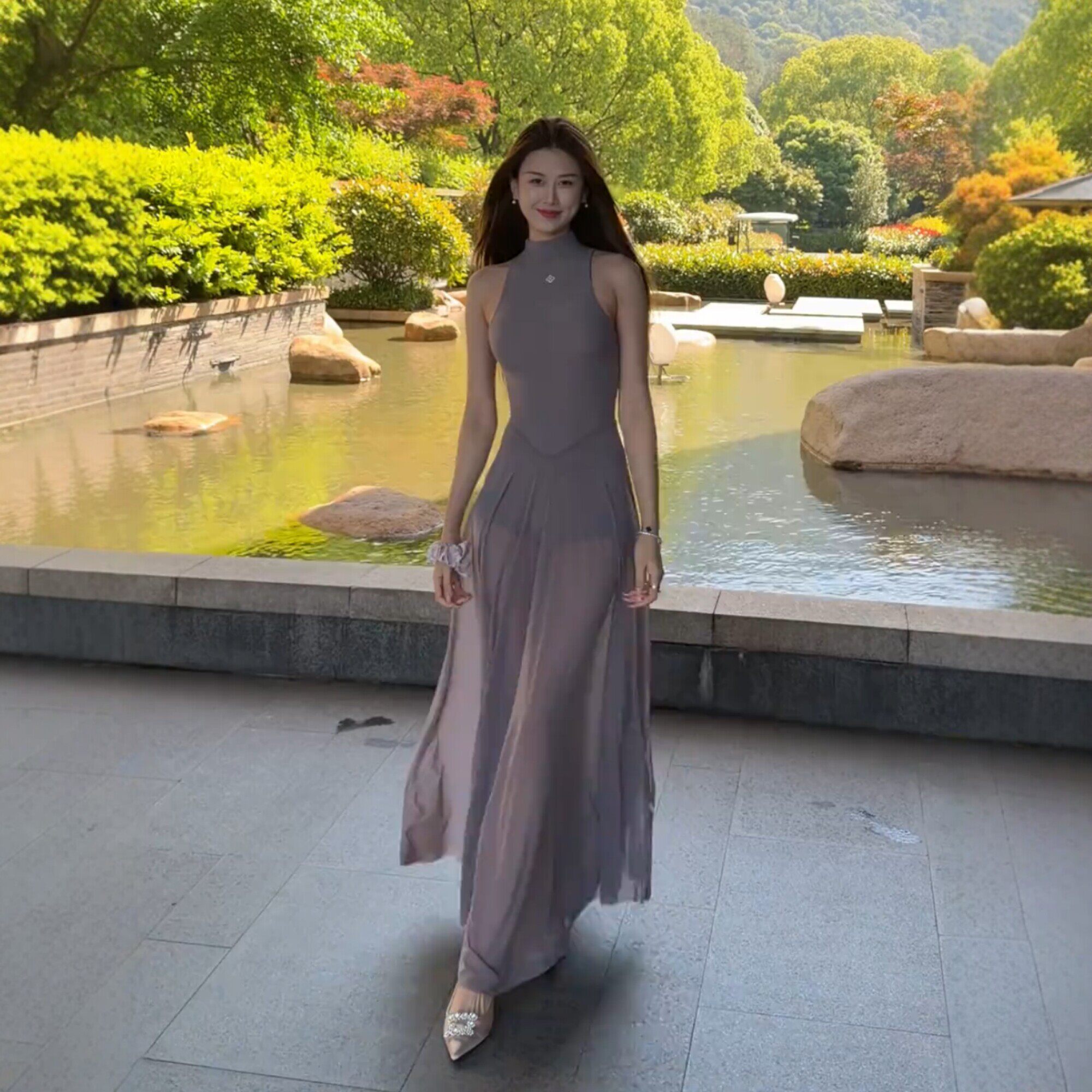 慧闵法式御姐气质网纱高领无袖连衣裙女夏季收腰显瘦时尚穿搭长裙