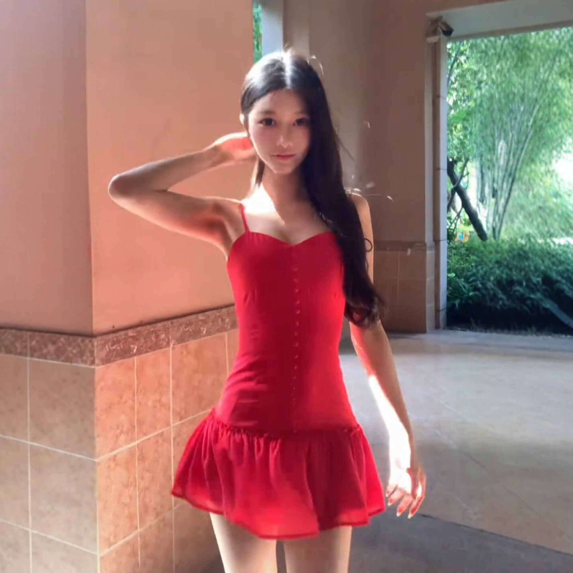 杨枝甘露同款辣妹吊带显瘦连衣裙