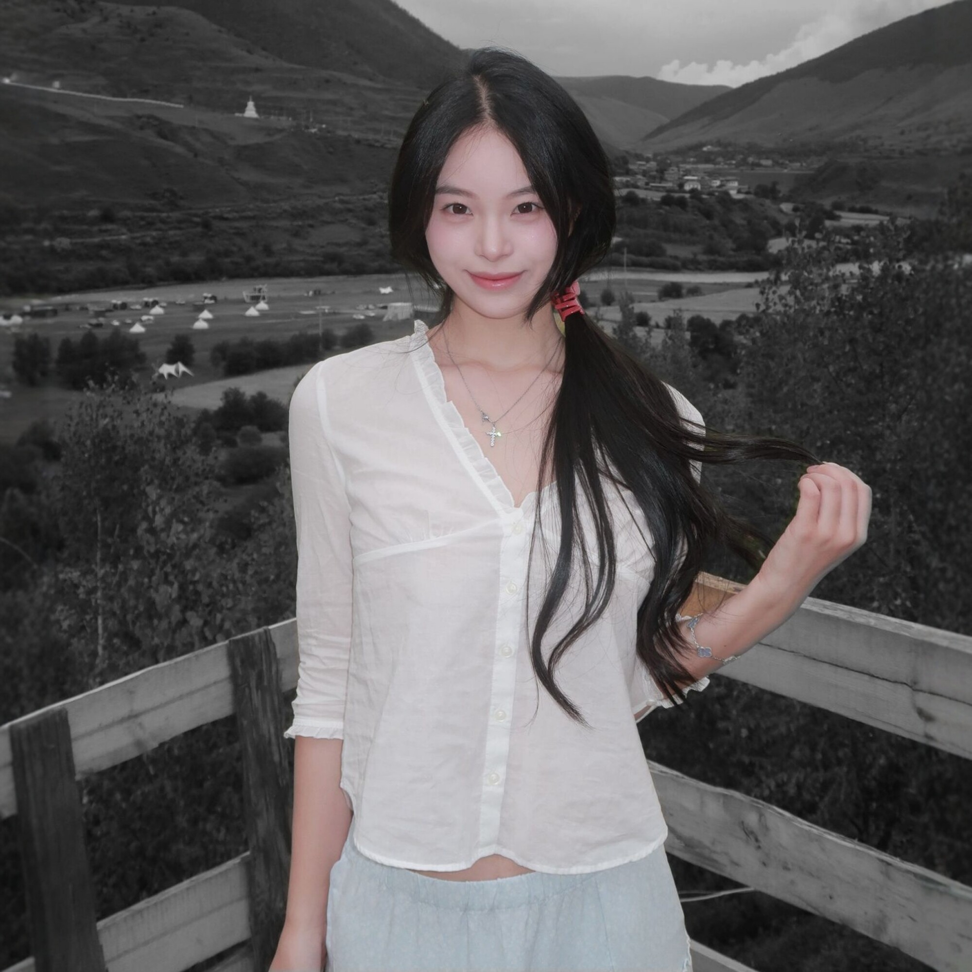 珍珠同款V领荷叶边修身女减龄衫