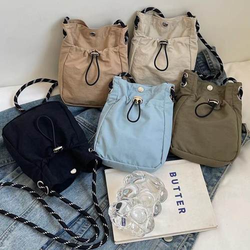 小众简约小包挂脖手机包