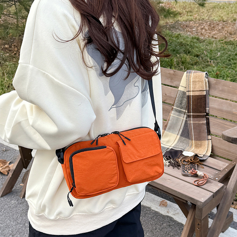 日系尼龙轻便休闲多口袋小方包
