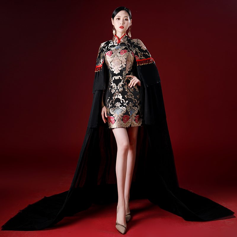 中国模特霸气舞台黑色大气披风