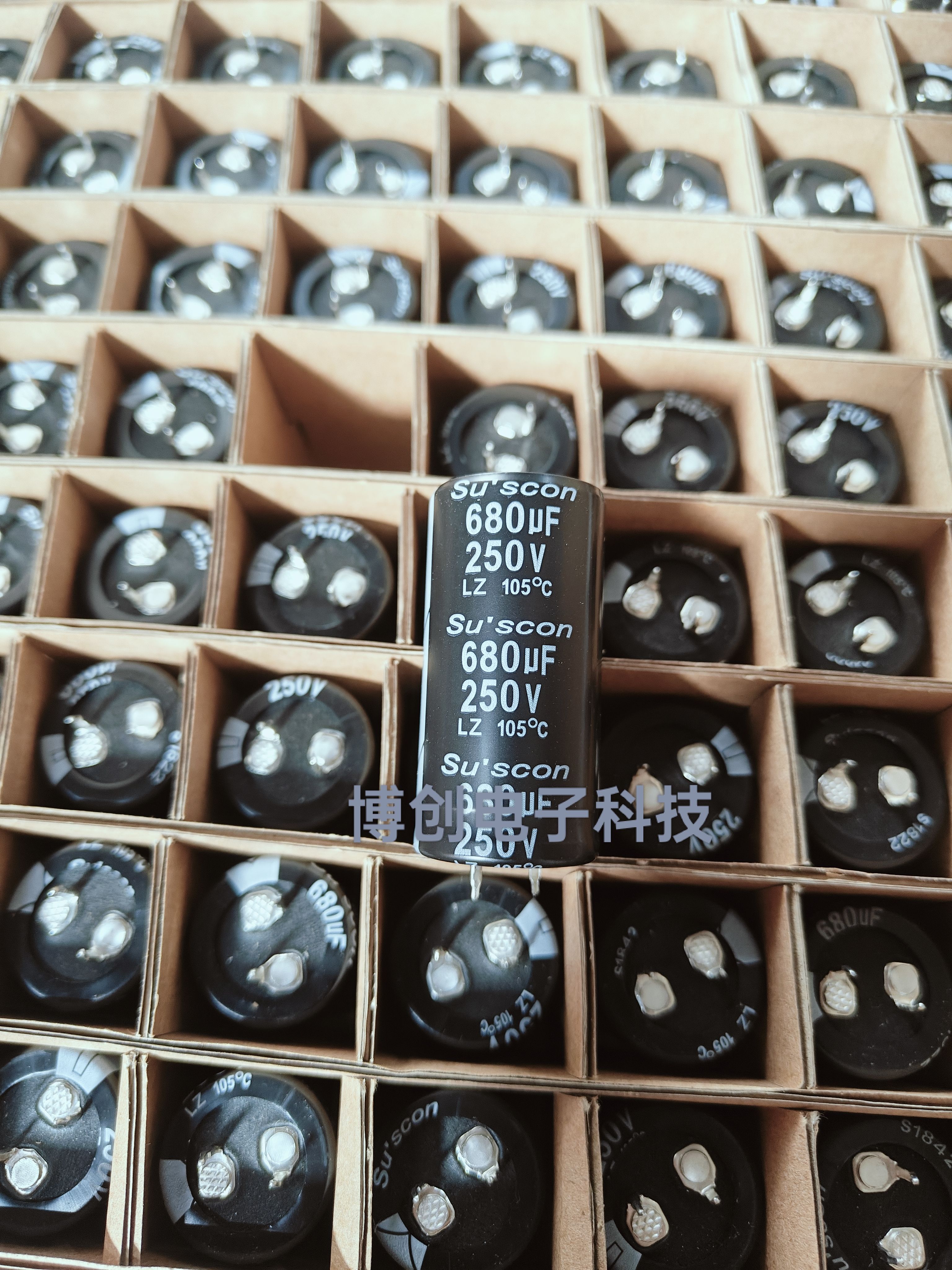 全新原装250V6800UF开关电源滤波牛角电解电容 200V680UF 25*50mm