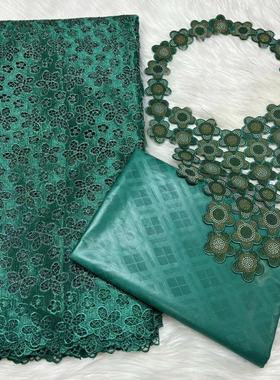 新款蕾丝面料刺绣镂空2.5Y+2.5Y 巴赞布套装+领装饰bazin riche