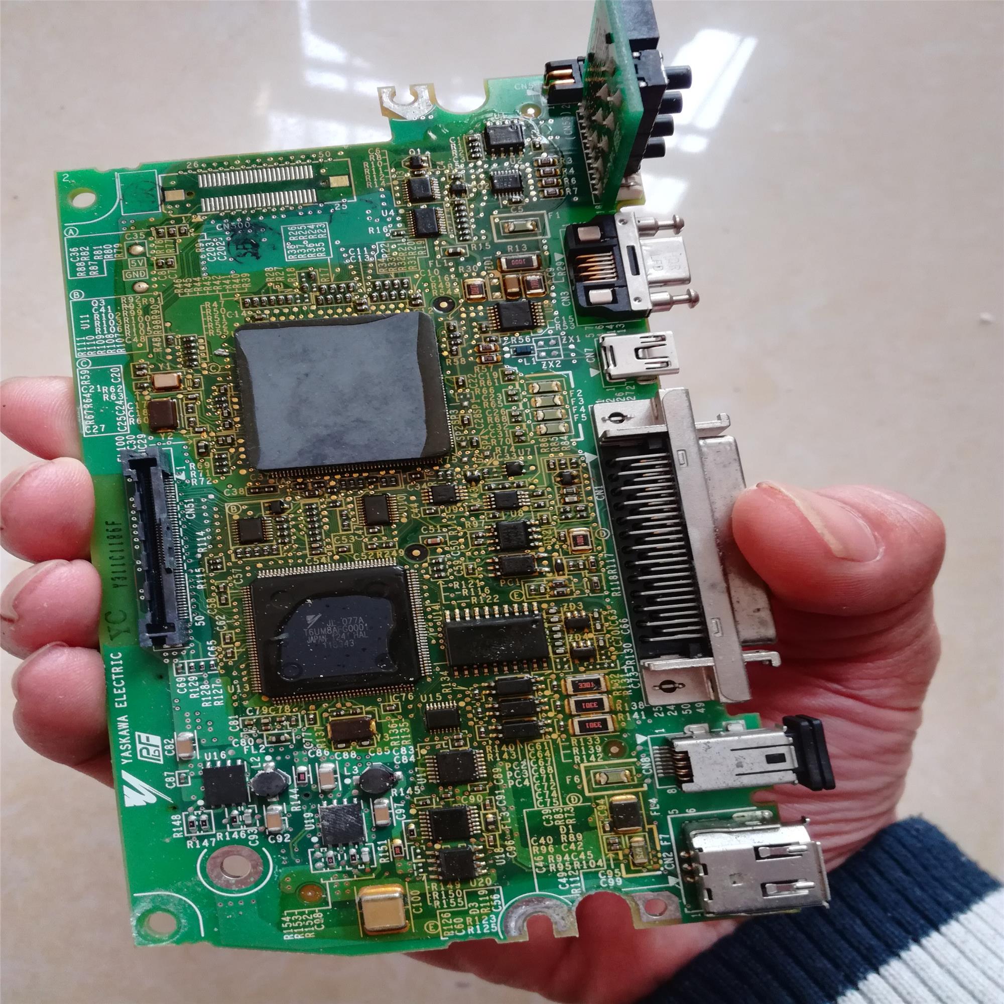 SGDV-IFA01B-002安川伺服SGDV-5R5A01A002000或者SGDV-7R6A01A